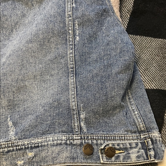 Free People Distressed Denim Jacket with Gray Sweatshirt Sleeves and Hood size S - Picture 15 of 17